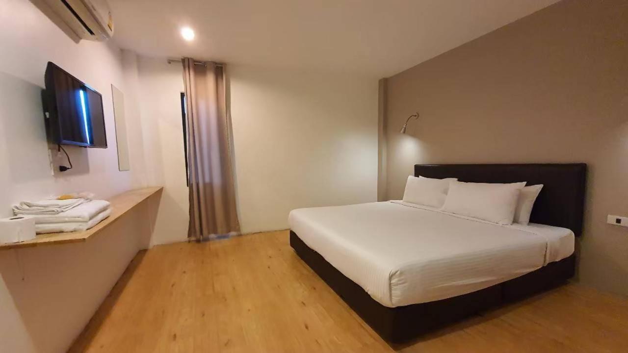 Srianunt Boutique Hotel Buriram Phòng bức ảnh