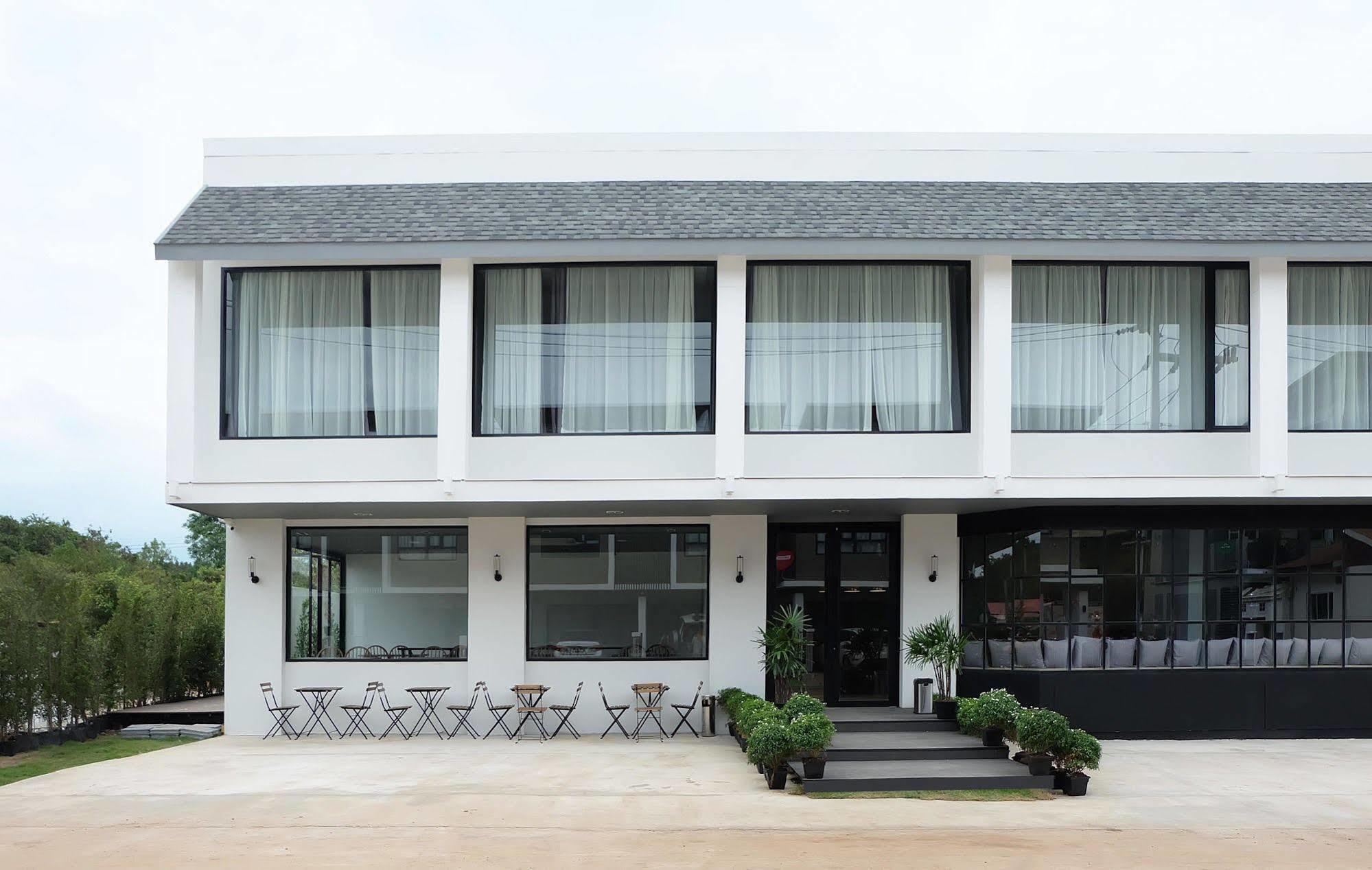Srianunt Boutique Hotel Buriram Ngoại thất bức ảnh